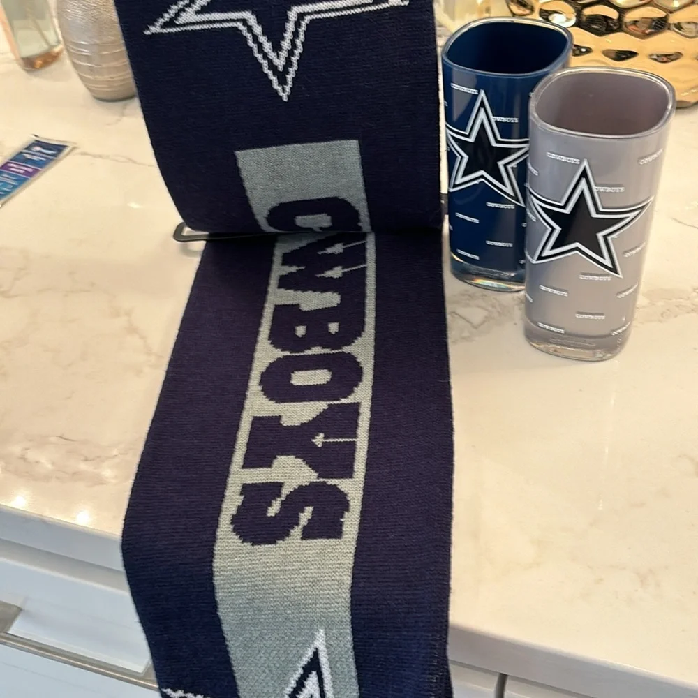 Dallas Cowboys NFL football scarf and tumbler cups set